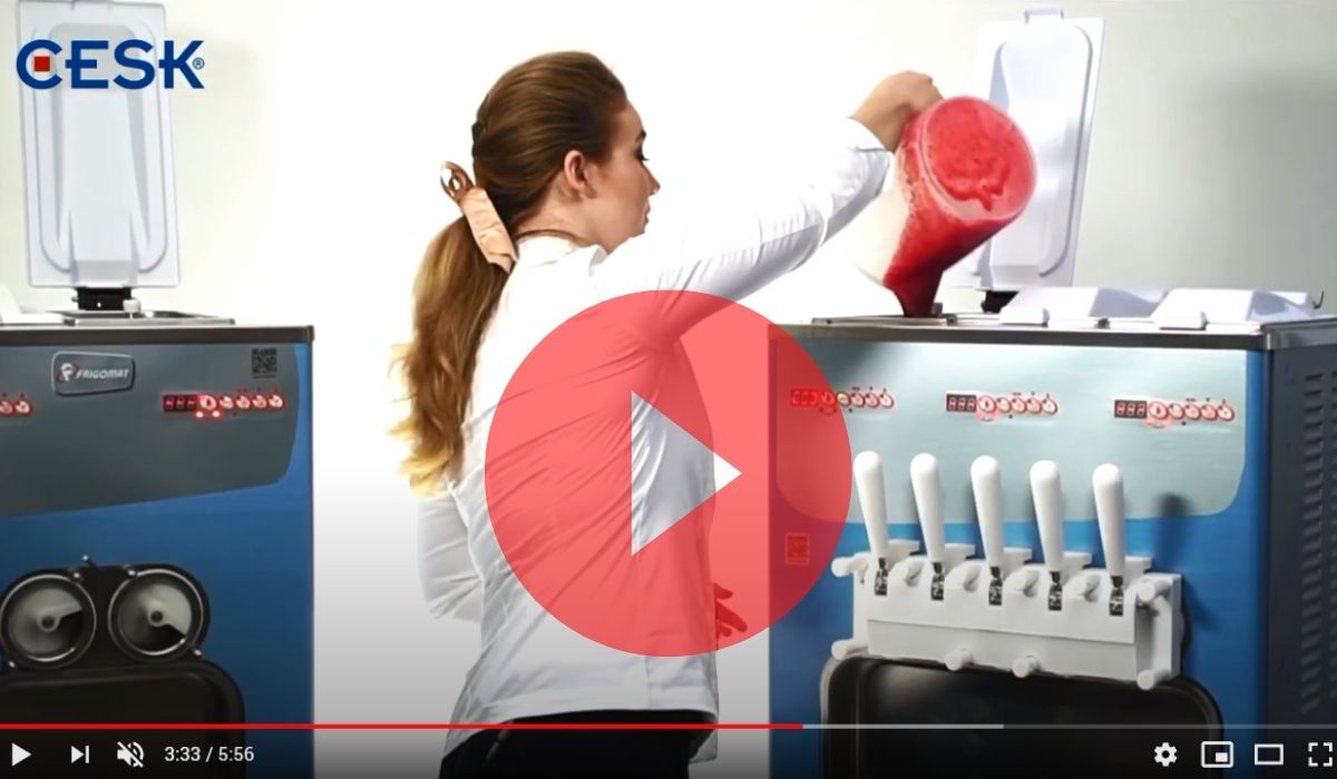 Video: Stroj na točenou zmrzlinu ➤ Frigomat Kiss Power Vertical Mixer od CESK