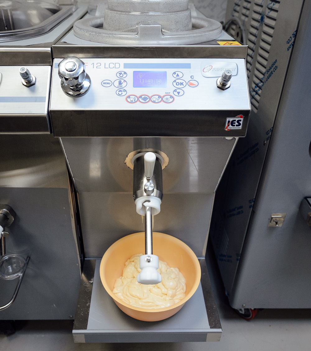 Cukrářský stroj Frigomat Chef LCD 12